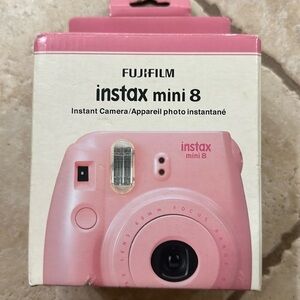 NWT fujifim insta mini 8 instant camera